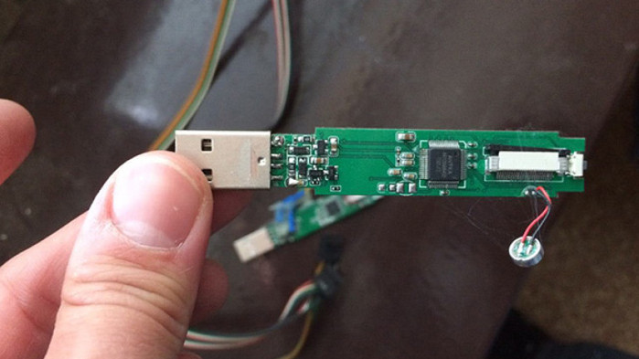 Във Варна задържа двама мъже със скимиращи устройства